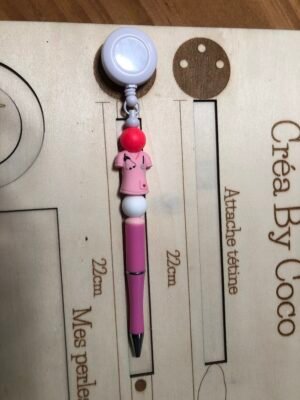 15a8c505-a2c3-4e2e-879e-3539341f9fe8-59278-000009c3a14704a6_file Stylo avec dérouleur - Emmy