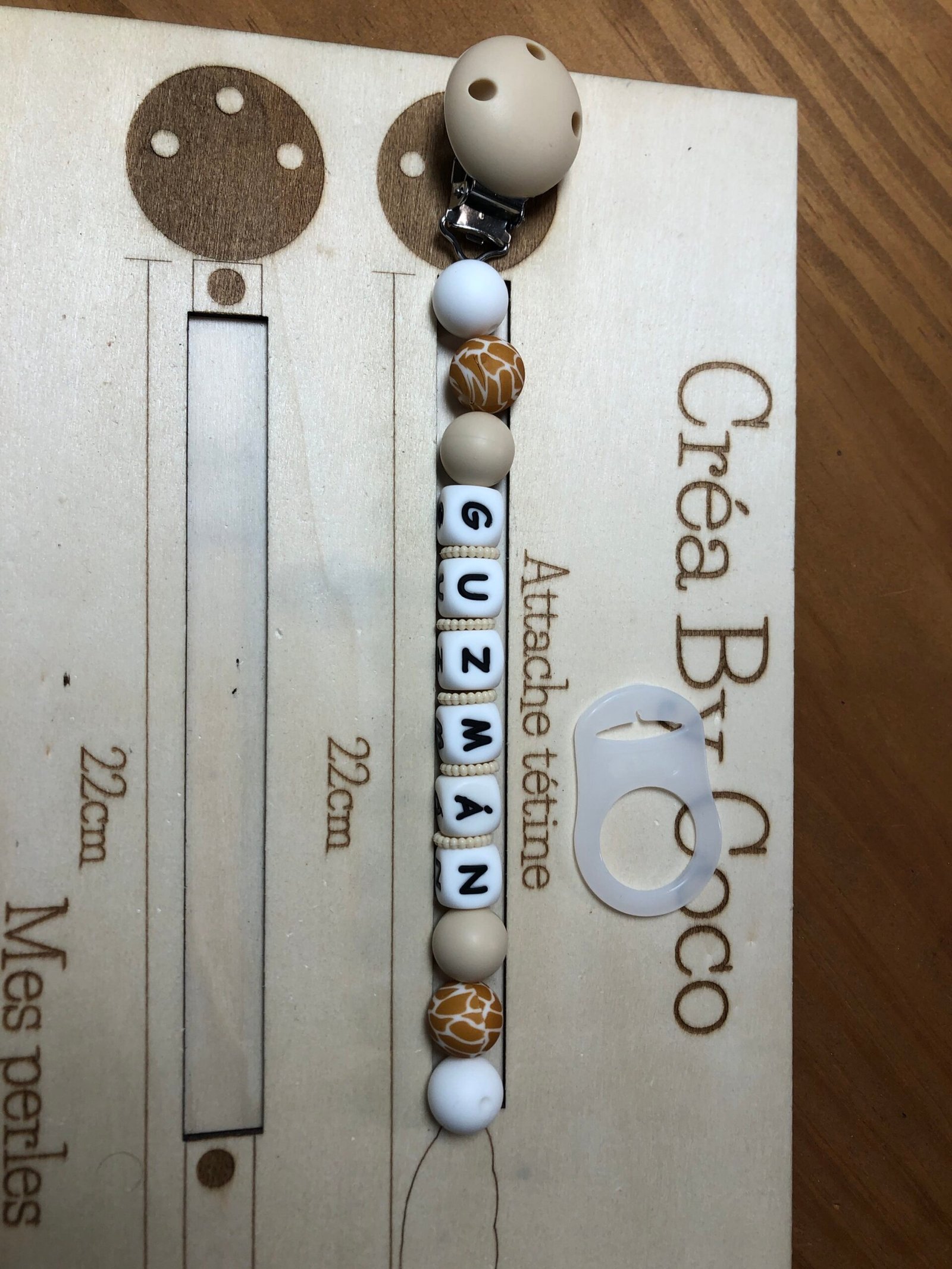 Attache tetine Guzmán – Gaetan (MAM A PART)